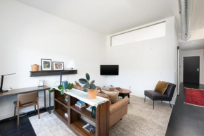 Flexhome Skywalk to Fiserv 1BR Apt U6